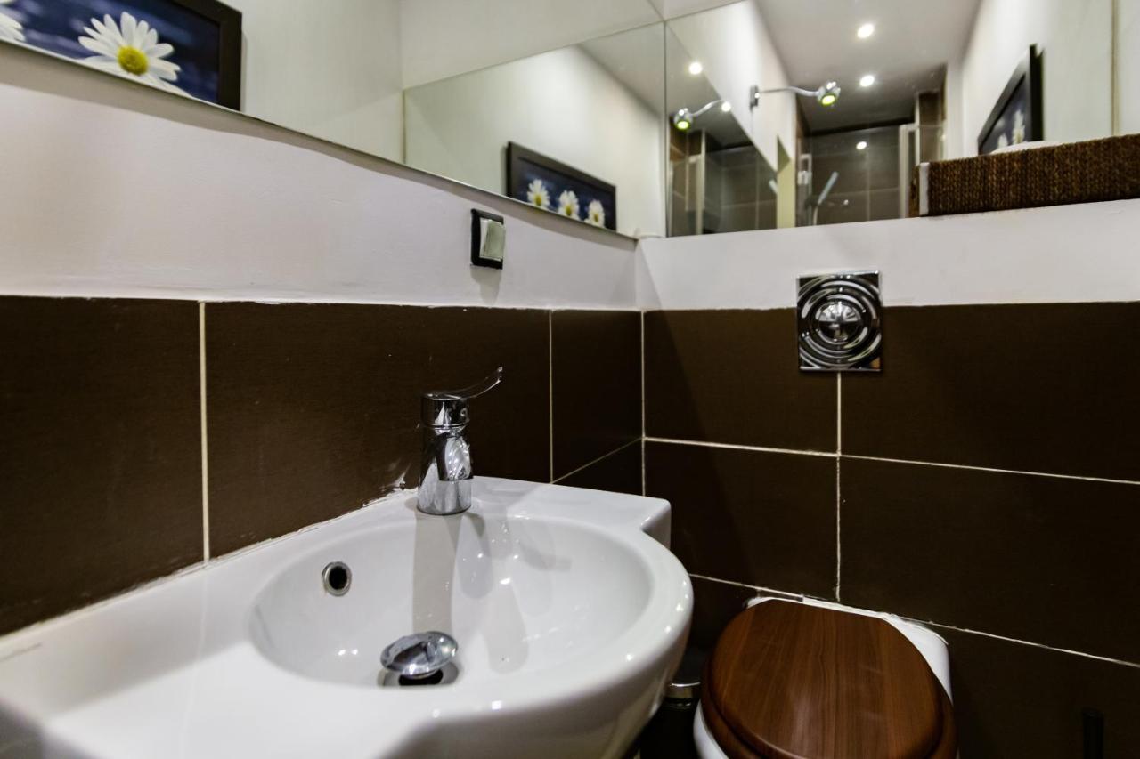 Lilly Apartment Main Train Station Old Town By The Castle Suites Krasków Εξωτερικό φωτογραφία