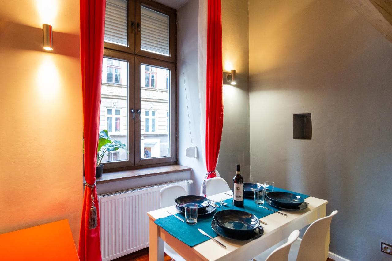 Lilly Apartment Main Train Station Old Town By The Castle Suites Krasków Εξωτερικό φωτογραφία
